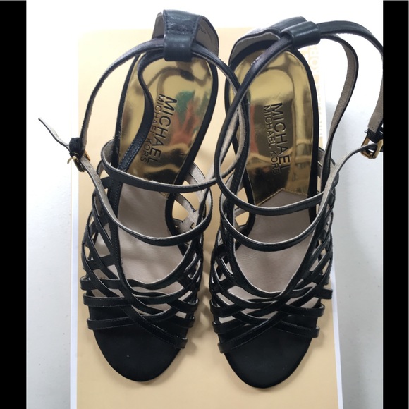 👠 Michael Kors Size 7 1/2 Leather Black Shoes - Picture 5 of 9